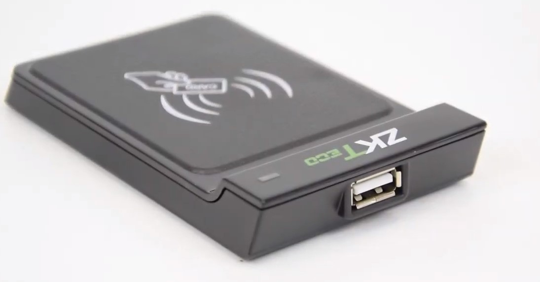 Enrolador de Tarjetas de Proximidad ID USB ZKTeco - Imagen 3