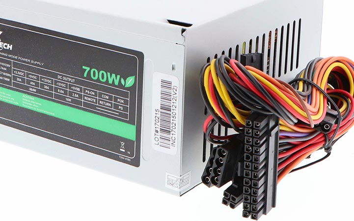 Fuente de poder 700W conectores SATA XTECH - Imagen 4