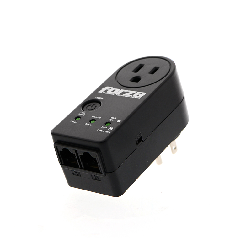 Protector de voltaje 1800W Forza FVP-1201N