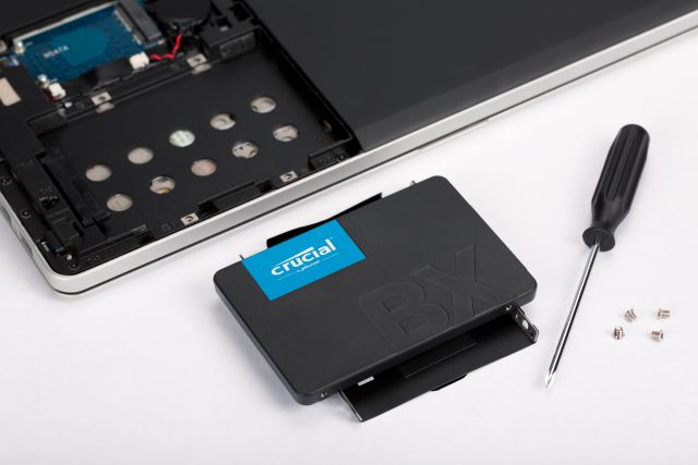 Disco SSD 120GB Crucial BX500 2.5" - Imagen 2
